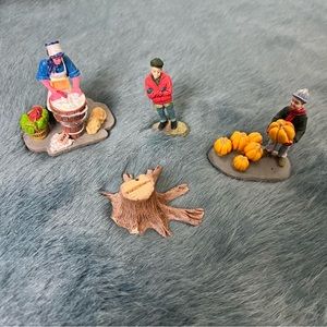 Mixed miniature figurines Christmas miniature village